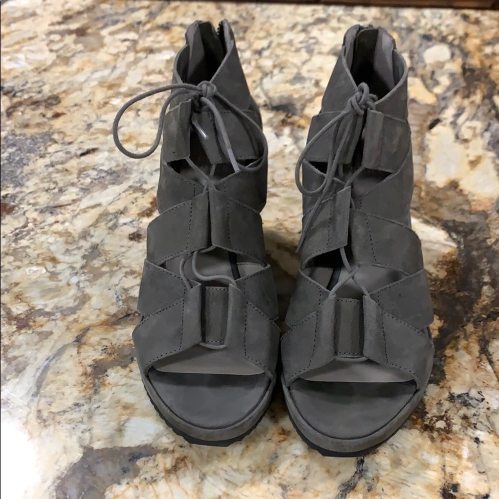 Eileen Fisher Dibs In size 8
